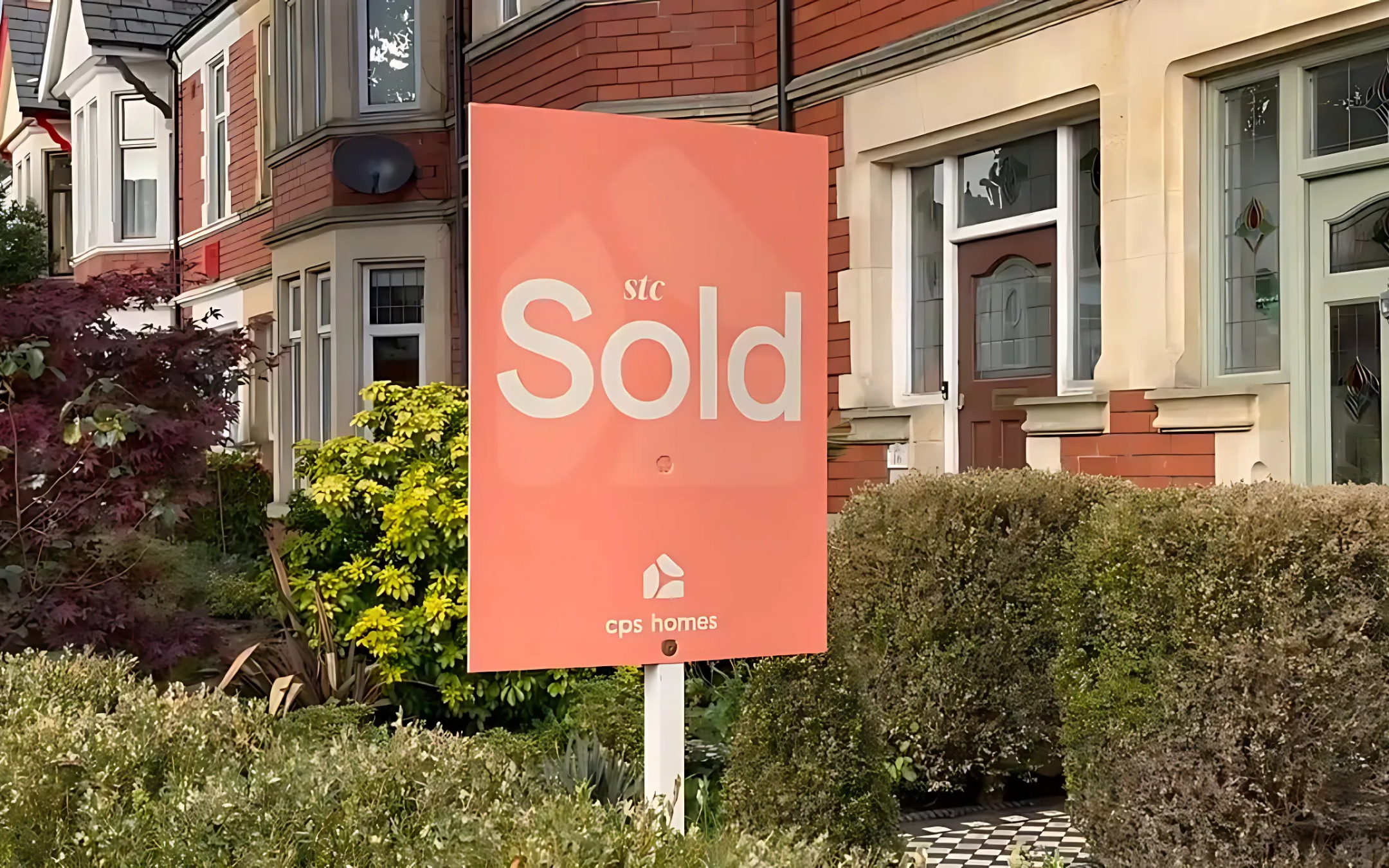 Chains don’t break themselves. Estate Agents and Solicitors do...